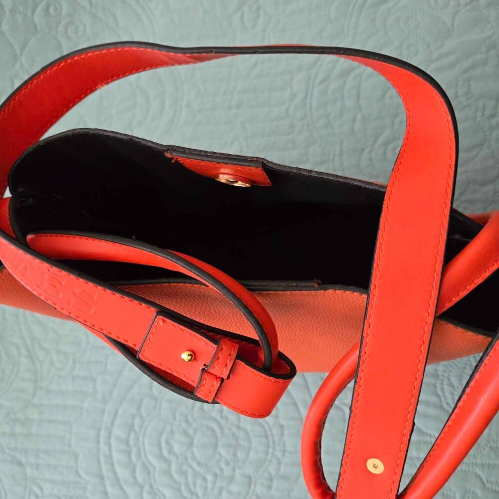 Orange bag HE  R MES